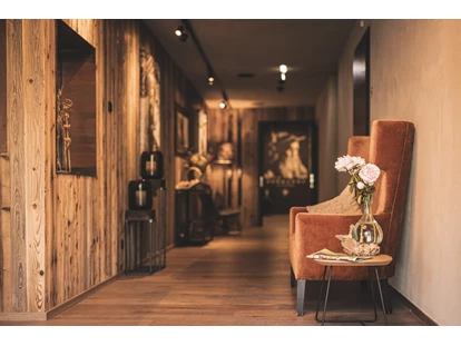 Hüttendorf - Schröcken - Eingangsbereich  - Boutique Hotel und Chalets Bergwiesenglück