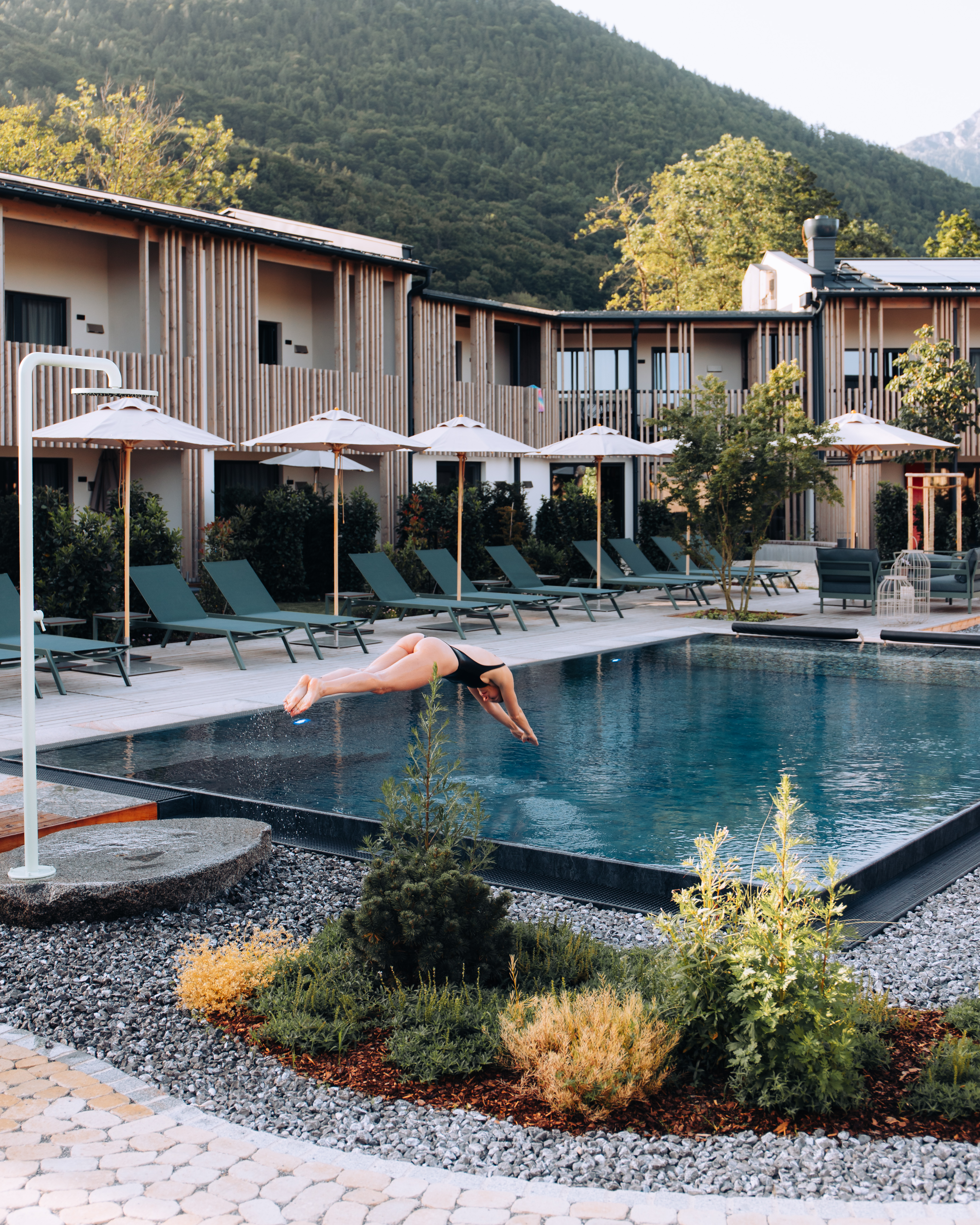 Chalet: Außenpool mit Bergblick - Agrad Chalets - Außen