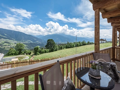 Hüttendorf - Whirlpool: beim Chalet - Ausblick Apartment - Dilia Dolomites