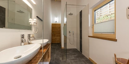 Hüttendorf - Chaletgröße: 4 - 6 Personen - Pinzgau - Chalet Glemmtal - Haus Bergblick Bad mit Dusche - Chalet Glemmtal