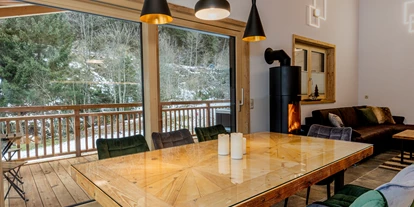 Hüttendorf - Chaletgröße: 4 - 6 Personen - Pinzgau - Chalet Glemmtal - Haus Bergblick Wohnraum mit Esstisch - Chalet Glemmtal