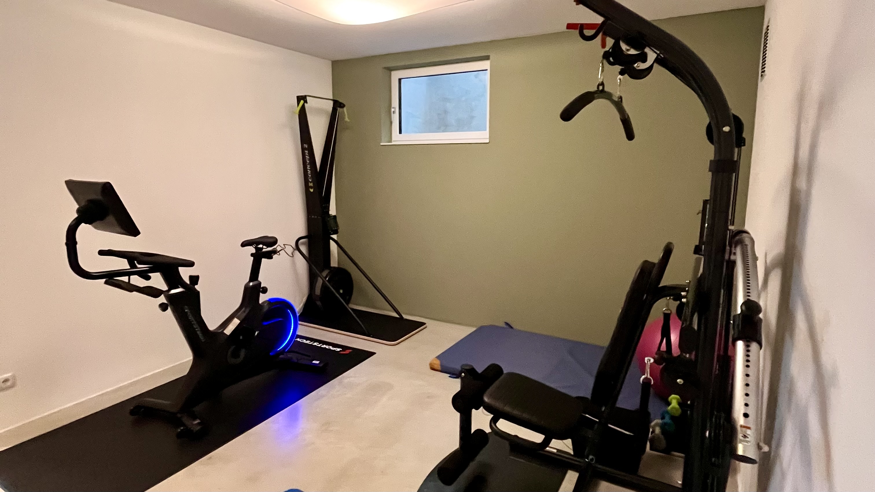 Chalet: Fitness mit Ergo,Kraftmaschine und Concept II Skierg - das korda - Wellness | Entspannen