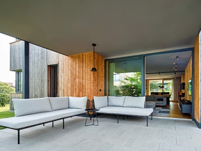 Hüttendorf - Pfunds - Terrasse im EG - Cirna Gentle Luxury Lodges