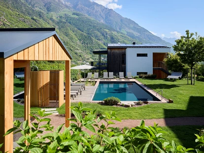 Hüttendorf - Pfunds - Blick auf die Loft Lodge - Cirna Gentle Luxury Lodges
