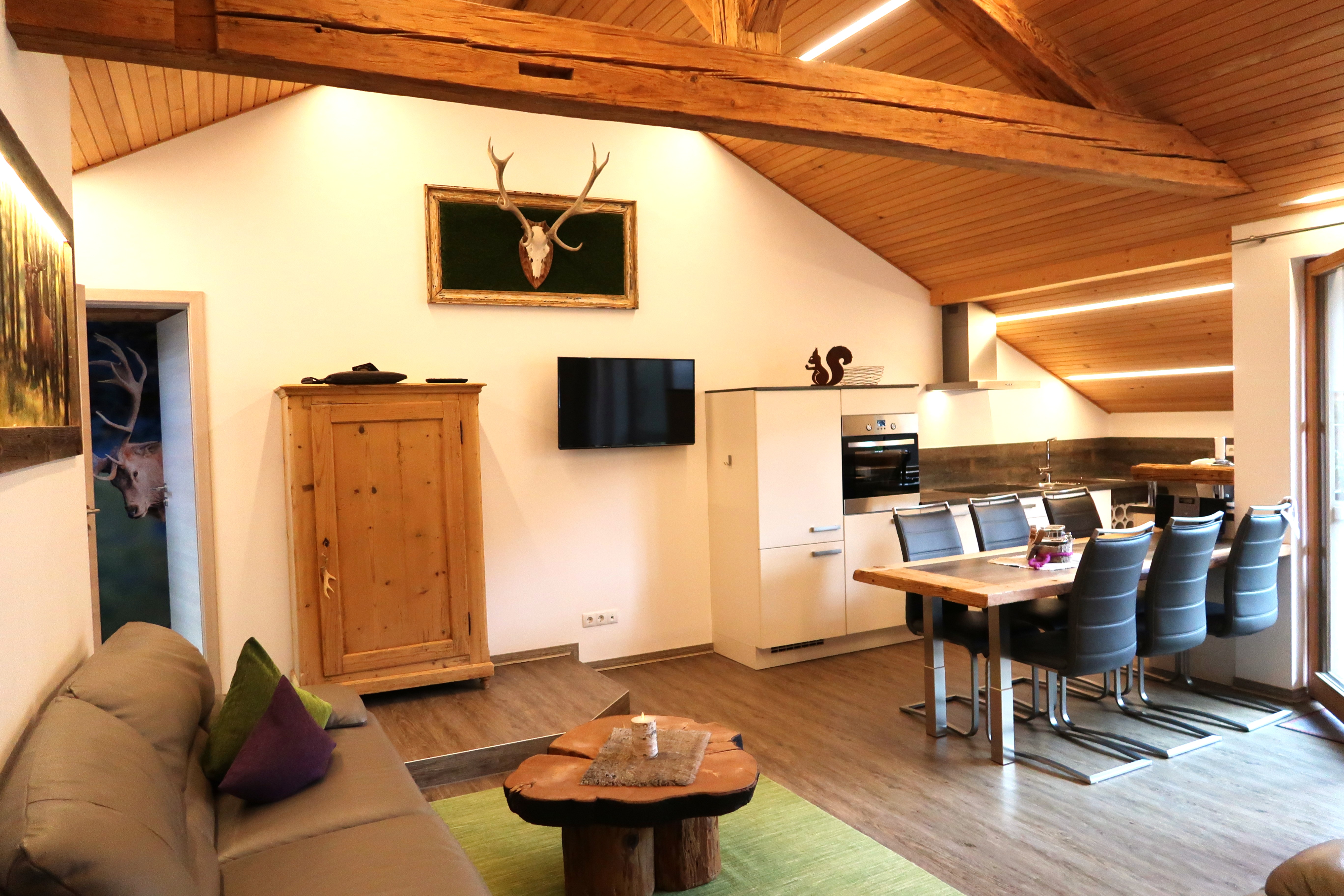 Chalet: Chalet Platzhirsch - Wohnküche (2.Stock im Dorf-Chalet) - Dorf Chalet