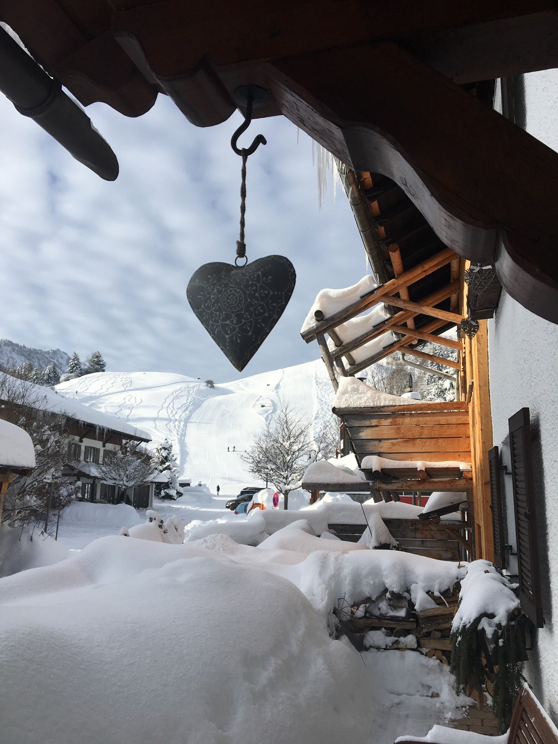 Chalet: Blick zum Skilift  - Dorf Chalet