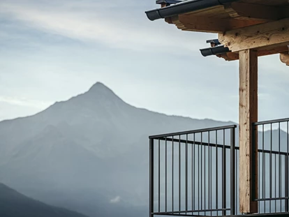 Hüttendorf - Chaletgröße: 8 - 10 Personen - Wunderbarer Ausblick auf das Tal und die Zillertaler Berge. - Ferienhütten Tirol