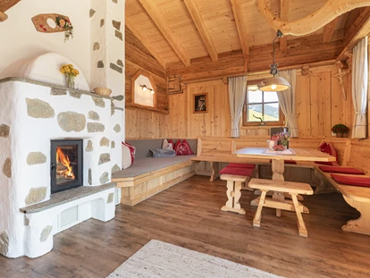 Hüttendorf - Chaletgröße: 8 - 10 Personen - Stube im Wellness-Chalet Bergschlössl - Ferienhütten Tirol