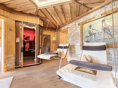 Hüttendorf - Chaletgröße: 8 - 10 Personen - Privat Spa mit finnischer Sauna, Infrarotkabine und Schwebeliegen zum entspannen. - Ferienhütten Tirol