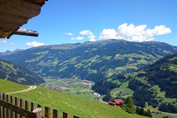 Chalet: Blick vom Wellness-Chalet Bergschlössl. - Ferienhütten Tirol