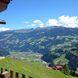 Chalet: Blick vom Wellness-Chalet Bergschlössl. - Ferienhütten Tirol