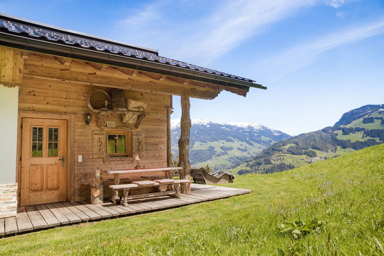 Ferienhütten Tirol Hütten im Detail Alpenchalet Bergkristall 