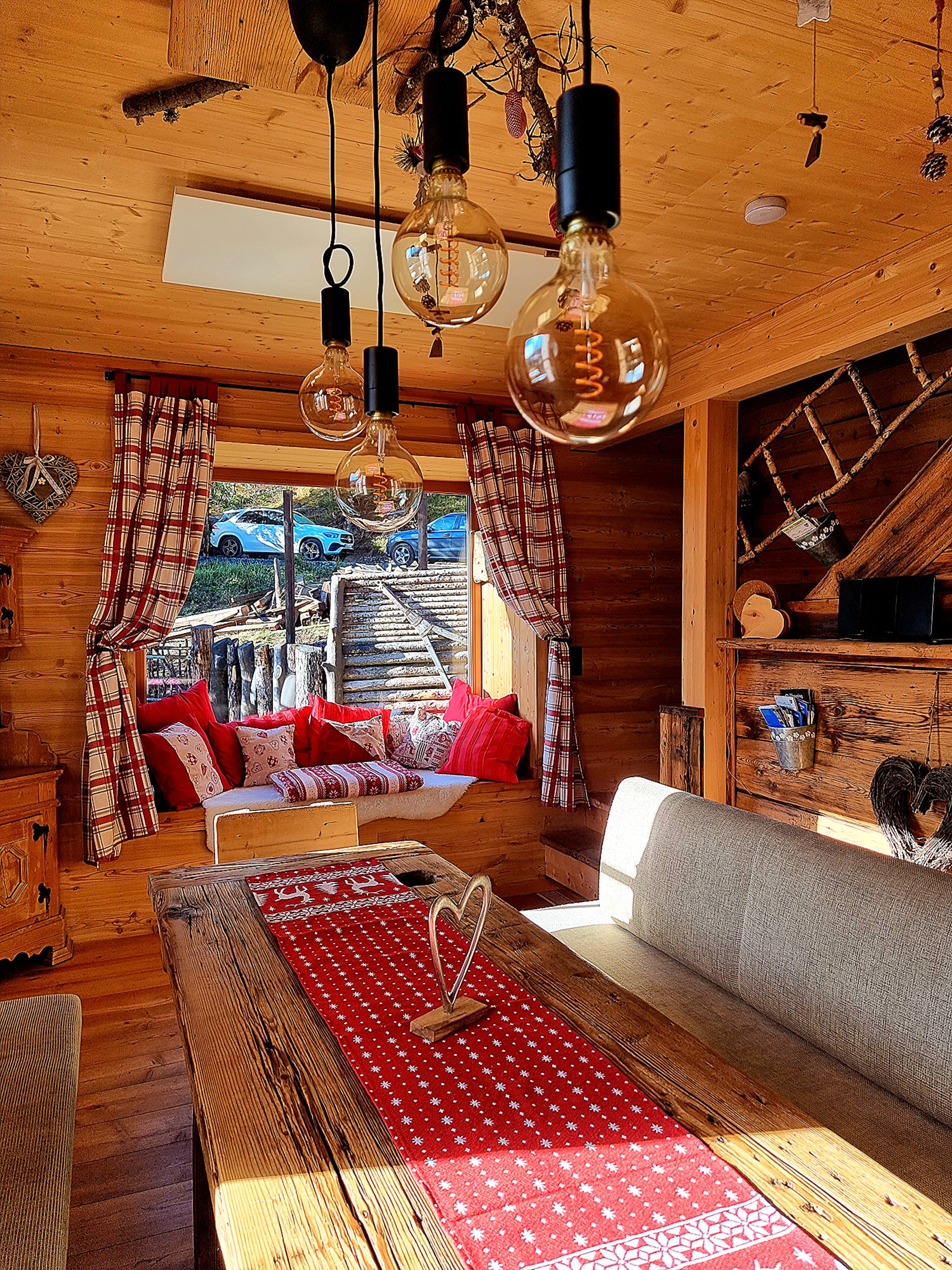 Hüttendorf - Flattnitz - Wohnbereich Große Hütte  - Almhütten Sprachmann Flattnitz