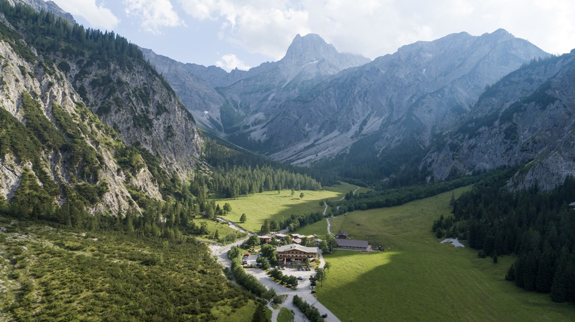 Chalet: Gramai Alm Alpengenuss & Natur Spa - Baumchalet Berg.Glück