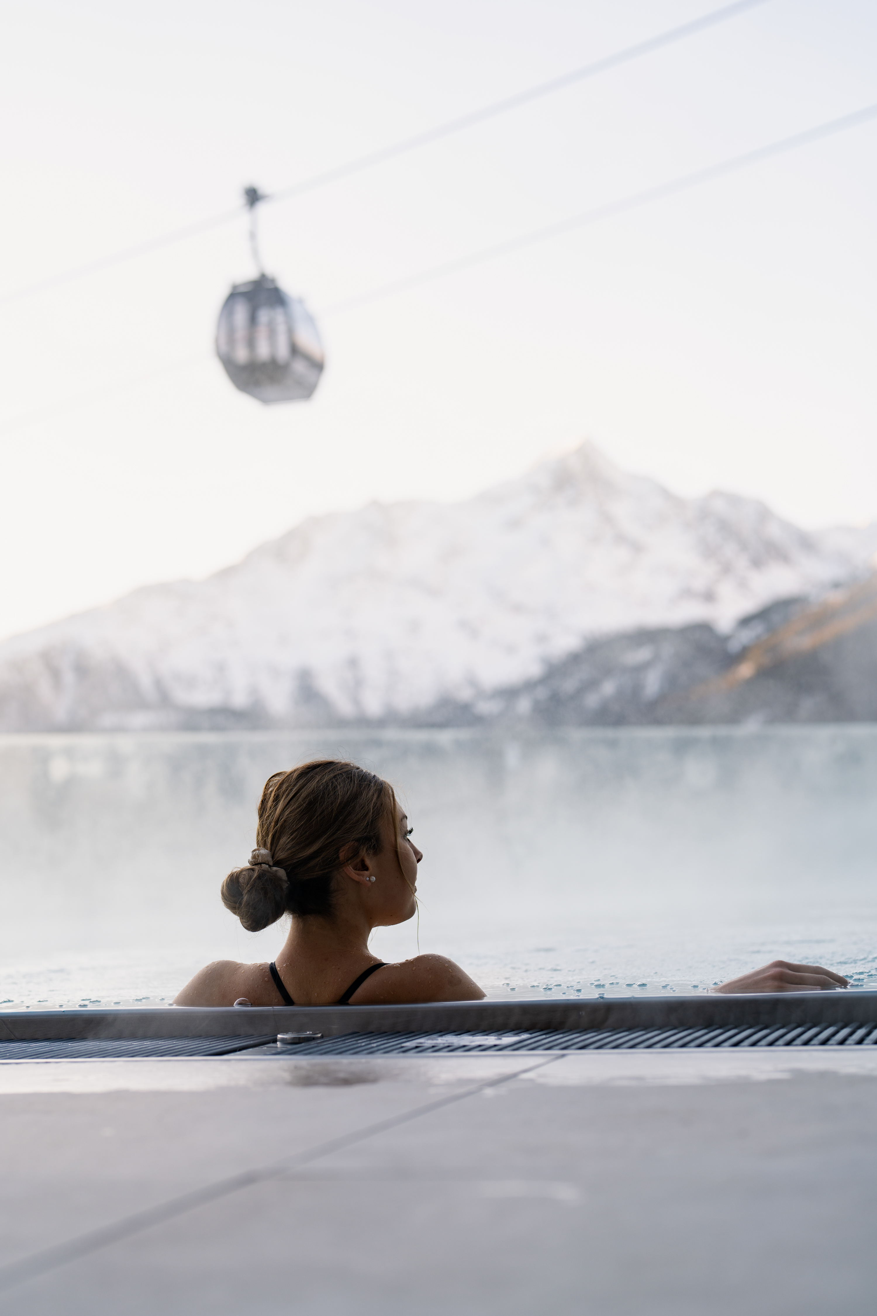 Chalet: Chalets & Aparthotel Grünwald Resort Sölden mit Pool an der Piste