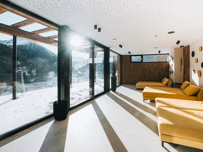 Hüttendorf - Pfunds - Chalets & Aparthotel Grünwald Resort Sölden mit Pool an der Piste