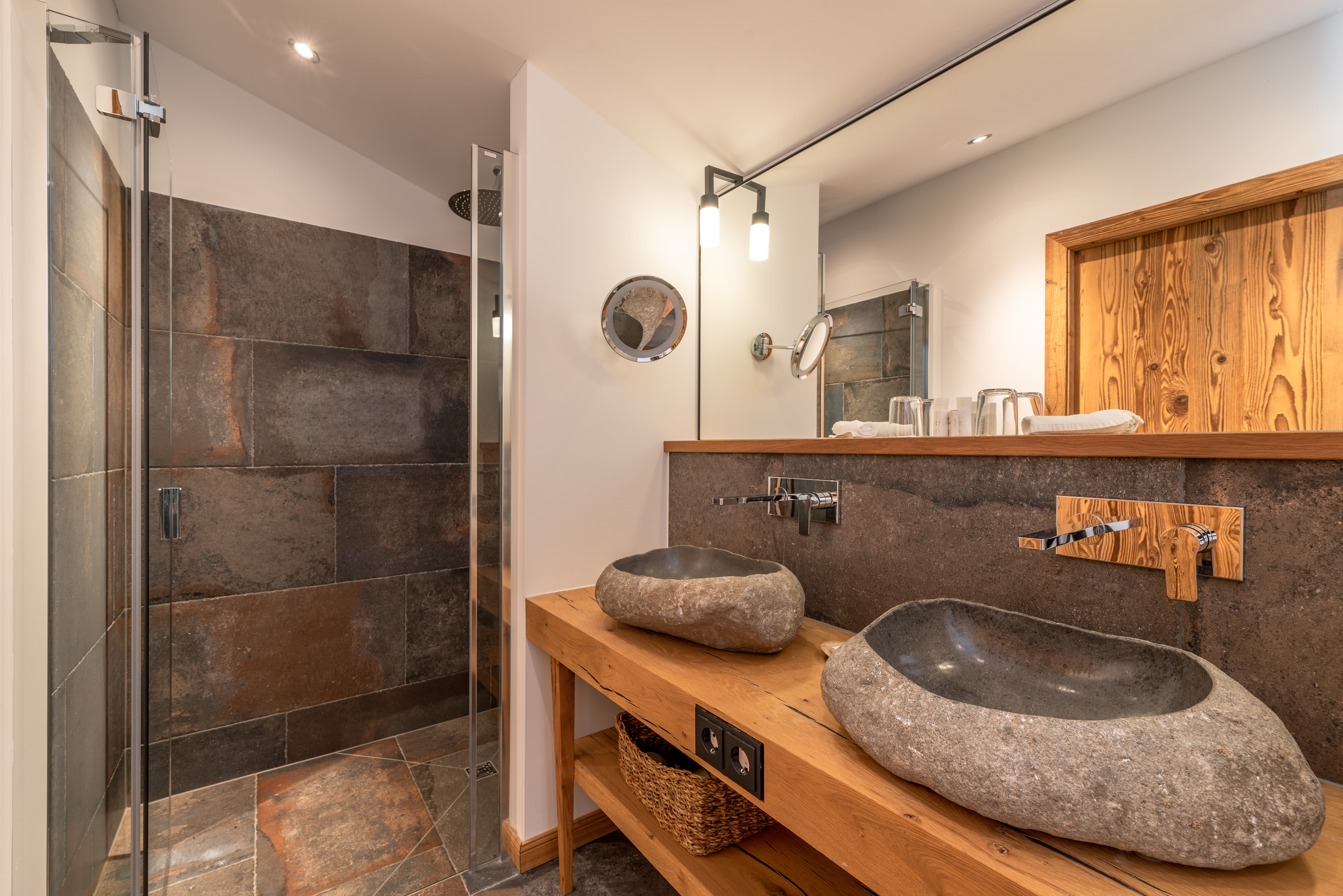 Chalet: Badezimmer in einem Chalet - Gut Steinbach Hotel Chalets SPA