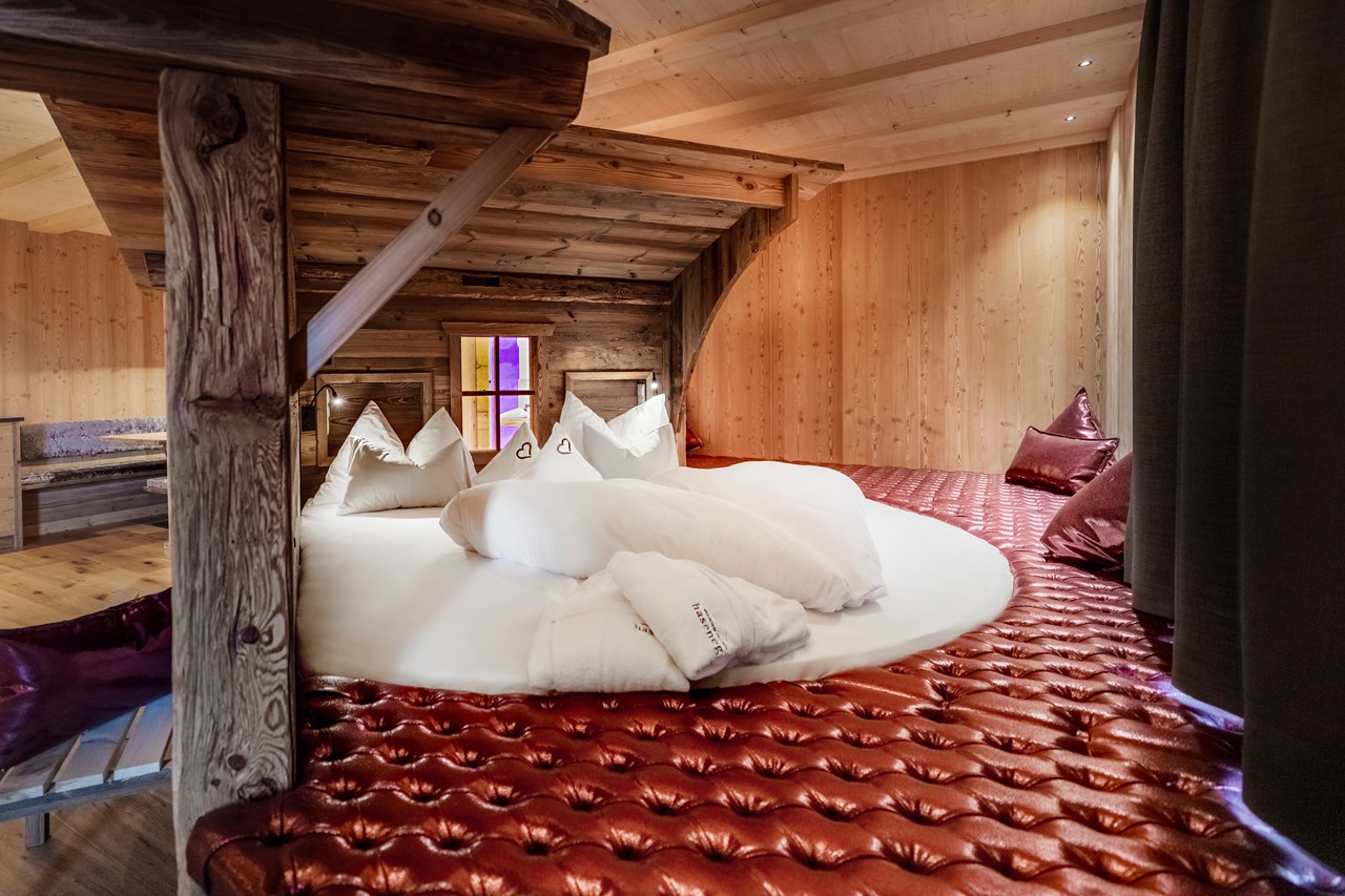 MOUNTAIN VILLAGE HASENEGG Hütten im Detail Luxus Lodge Amare