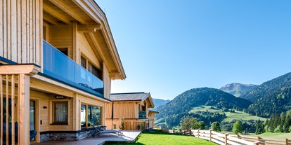 Hüttendorf - Chaletgröße: 2 - 4 Personen - Tiroler Unterland - Aussenansicht - Beim Hochfilzer-Hotel & Premium Chalets ****s