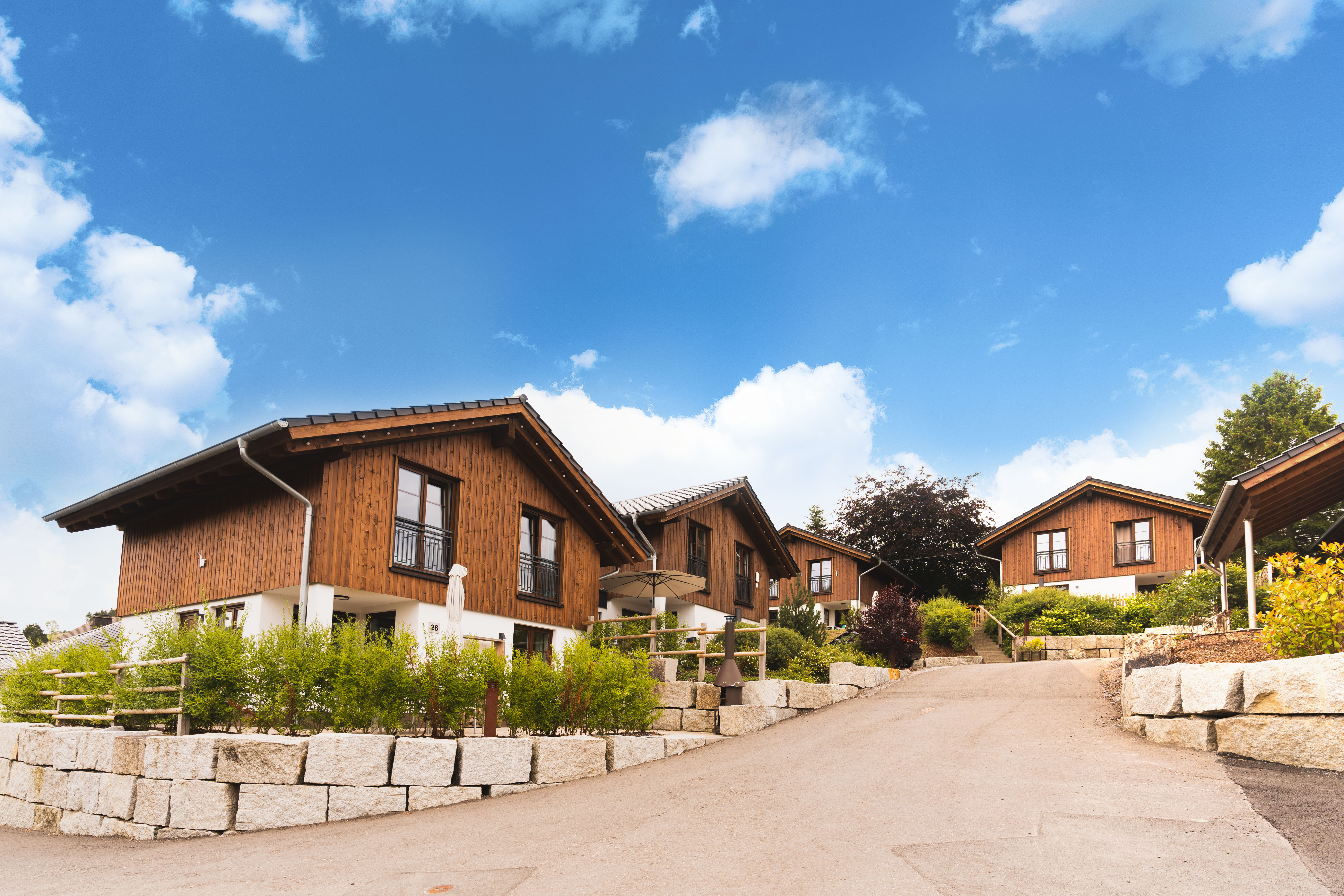 Hüttendorf - Restaurant - Bad Arolsen - Außenansicht Göbel´s Chalet Park - Göbel´s Chaletpark Diemelsee