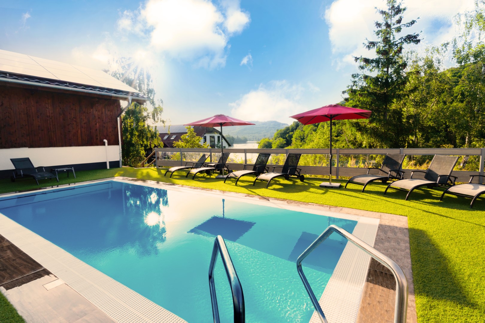 Hüttendorf - Restaurant - Bad Arolsen - Außenpool Chalet Park - Göbel´s Chaletpark Diemelsee