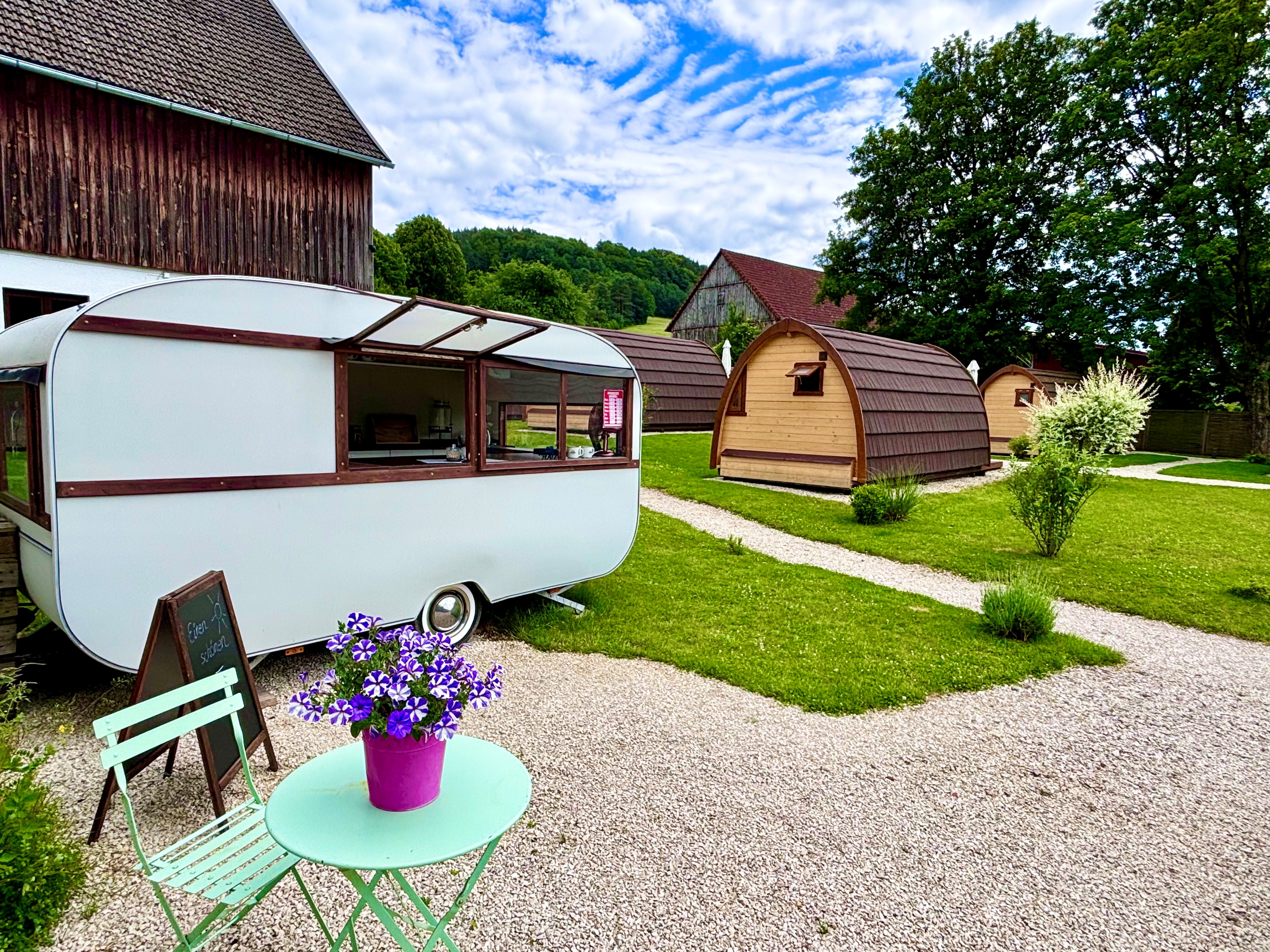 Hüttendorf - Schwerpunkt: Bikeurlaub - Frühstückswagen - Hüttendorf Fränkische Schweiz