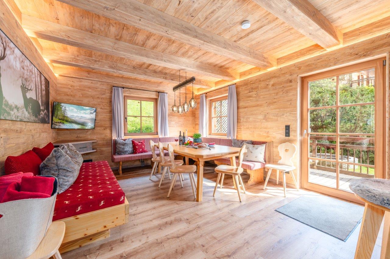 Chalet: Ausgang zur Sonnenterrasse - Hüttendorf Pruggern