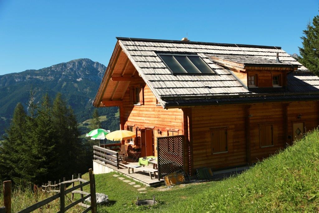 Hüttendorf Pruggern Hütten im Detail Hütte für 6-12 Personen Typ SPA-STM