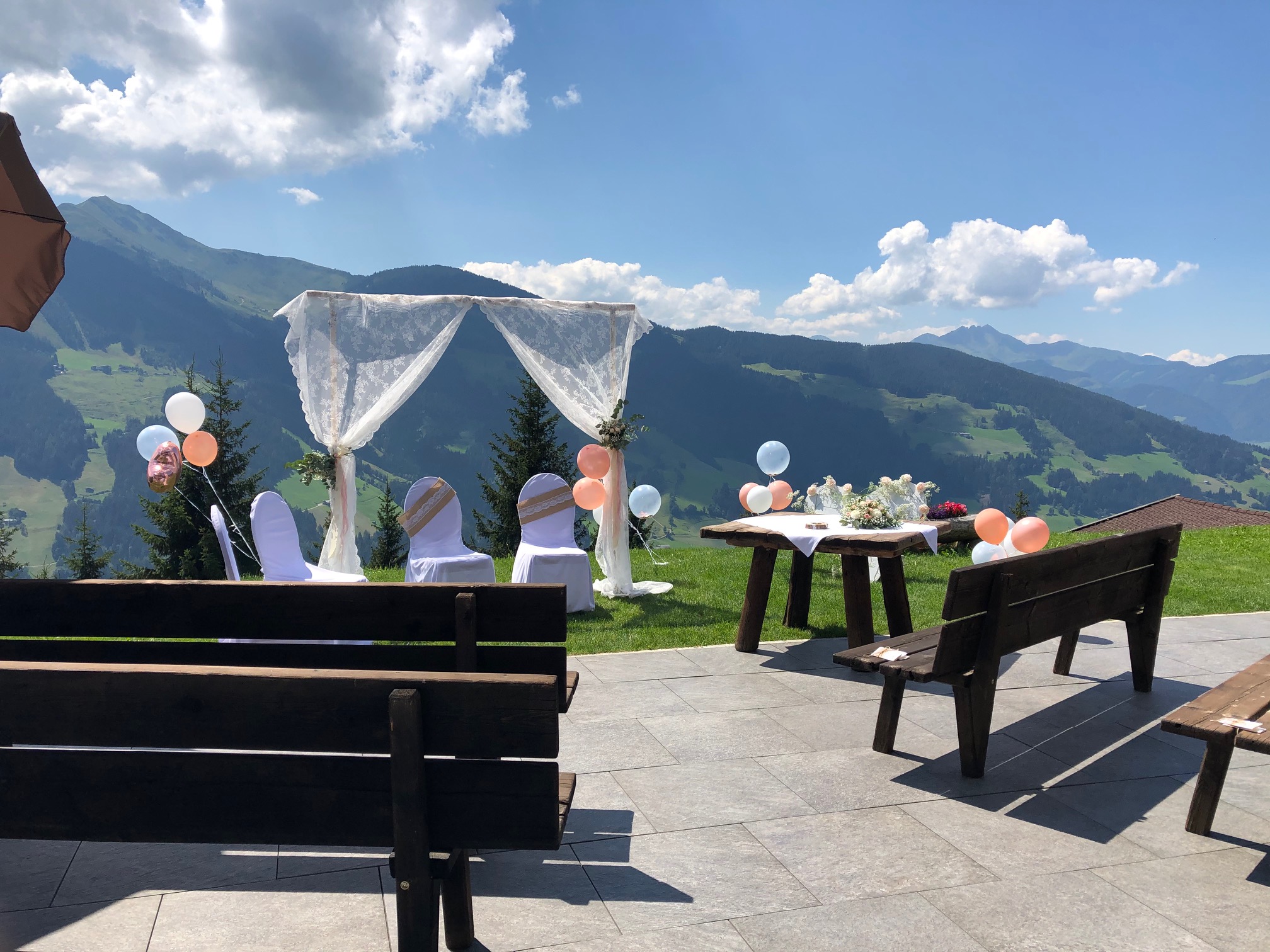 Chalet: super Wetter bei der Hochzeit - Luxus Chalet Bischofer-Bergwelt