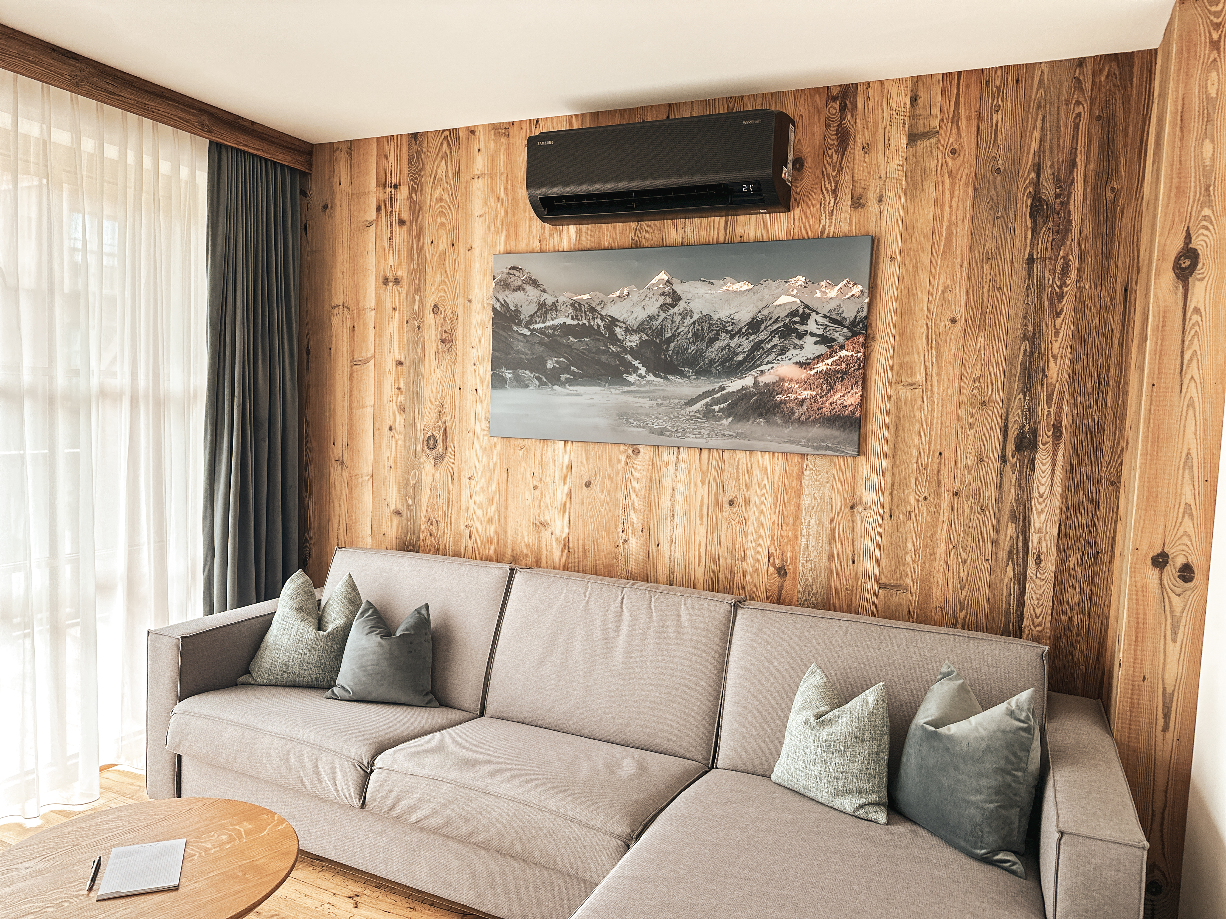 Hüttendorf - Österreich - Die Gletscher Spa Suite mit Klimaanlage bietet stilvolle Erholung, exklusiven Komfort und entspannte Wohlfühlmomente in besonderem Ambiente. - Bergdorf Hotel Zaglgut Ski In & Ski Out