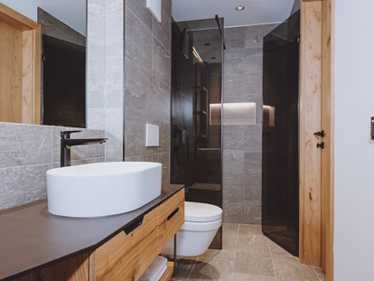 Hüttendorf - Chaletgröße: 4 - 6 Personen - Pinzgau - Badezimmer Chalets - Bergdorf Hotel Zaglgut Ski In & Ski Out
