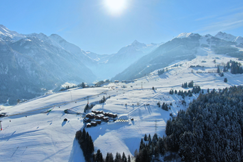 Chalet: Logenlage mit Ski In & Ski Out - Bergdorf Hotel Zaglgut Ski In & Ski Out