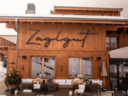 Hüttendorf - Chaletgröße: 4 - 6 Personen - Pinzgau - Sonnenterrasse direkt an der Piste - Bergdorf Hotel Zaglgut Ski In & Ski Out