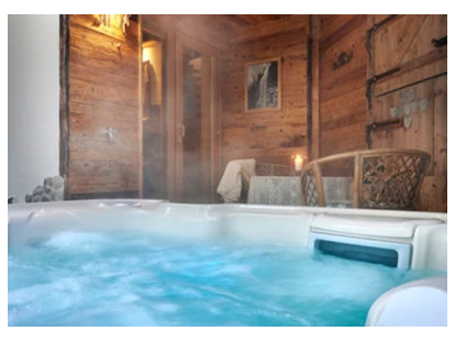 Hüttendorf - Schröcken - Whirlpool Felsenhütte - Almhütten Moll am Haldensee