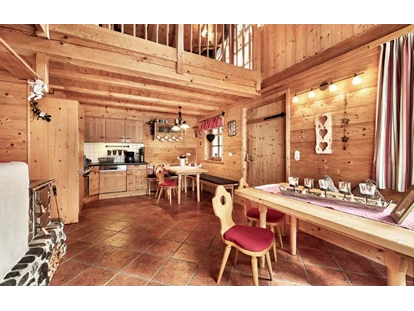 Hüttendorf - Schröcken - Grosser Wohnraum in der Komfort -Almhütte - Almhütten Moll am Haldensee