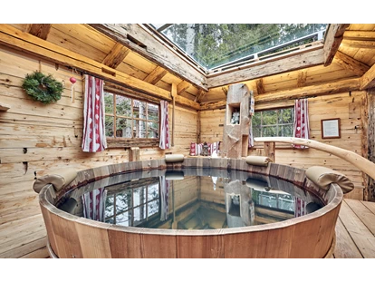 Hüttendorf - Schröcken - Seperate Badehütte mit Hot -Pot bei der Komfort -Almhütte - Almhütten Moll am Haldensee