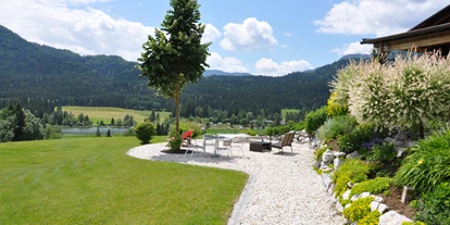 Hüttendorf - Schwerpunkt: Badeurlaub - Naturgarten im Feriendorf Morgenfurt - Erdhäuser und Suiten im Hobbit-Style