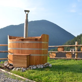 Chalet: Hot Tub im Garten - Natur Chalet 