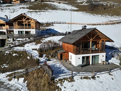 Hüttendorf - Hot Tub: beim Chalet - Naturchalet