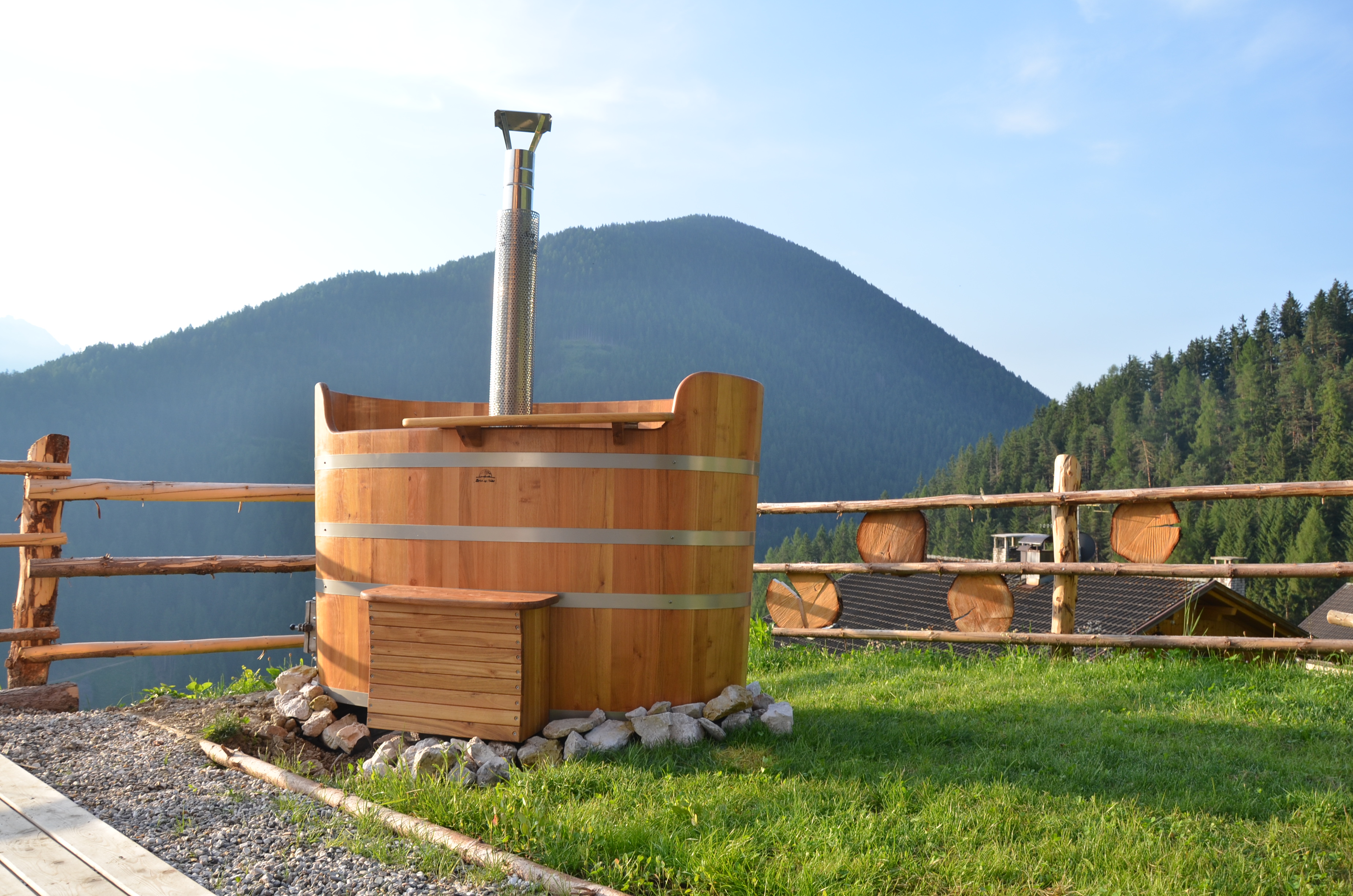 Hüttendorf - WLAN - Hot Tub im Garten - Naturchalet