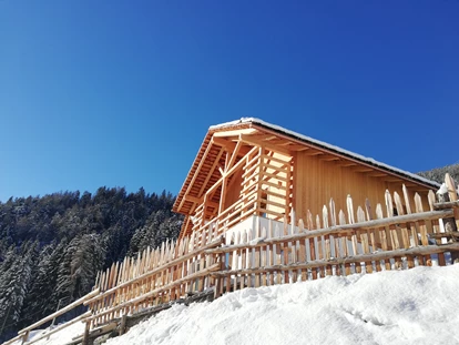 Hüttendorf - Hot Tub: beim Chalet - Naturchalet
