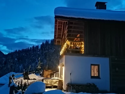 Hüttendorf - Hot Tub: beim Chalet - Naturchalet