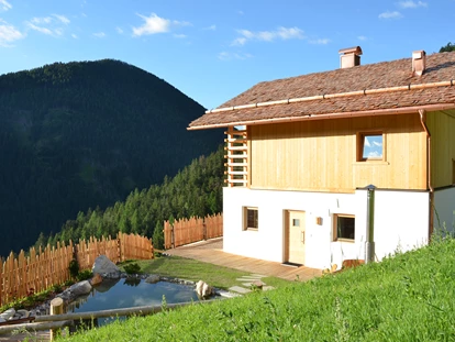 Hüttendorf - Hot Tub: beim Chalet - Naturchalet EinStein - Naturchalet