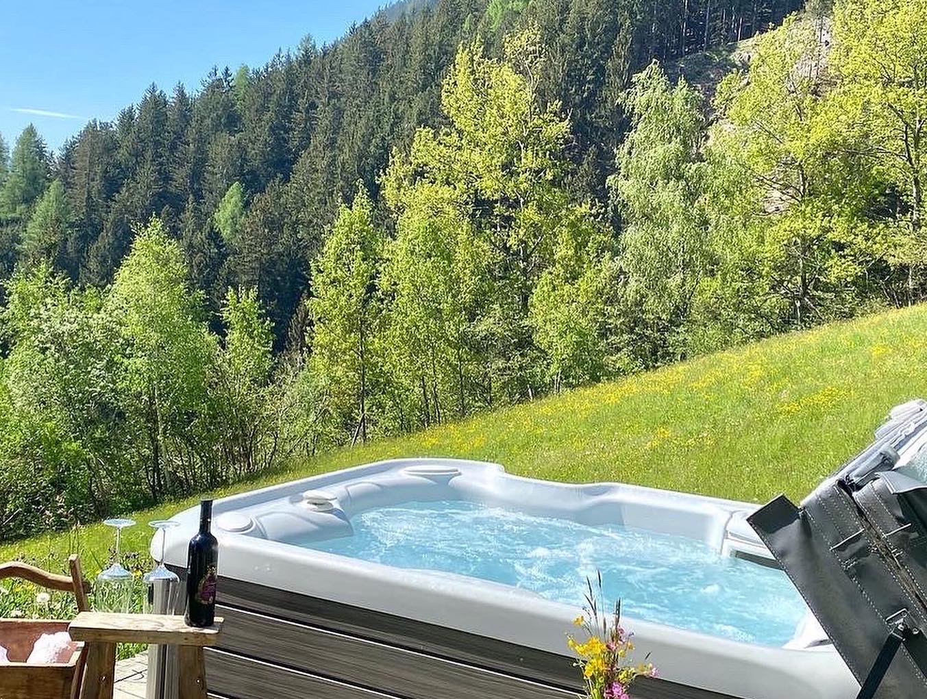 Hüttendorf - PLZ 6183 (Österreich) - Whirlpool  - Bergchalet Obertalerhof