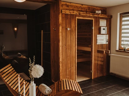 Hüttendorf - Parkplatz direkt an der Hütte - Sauna & Ruheraum  - Oberwald Chalets