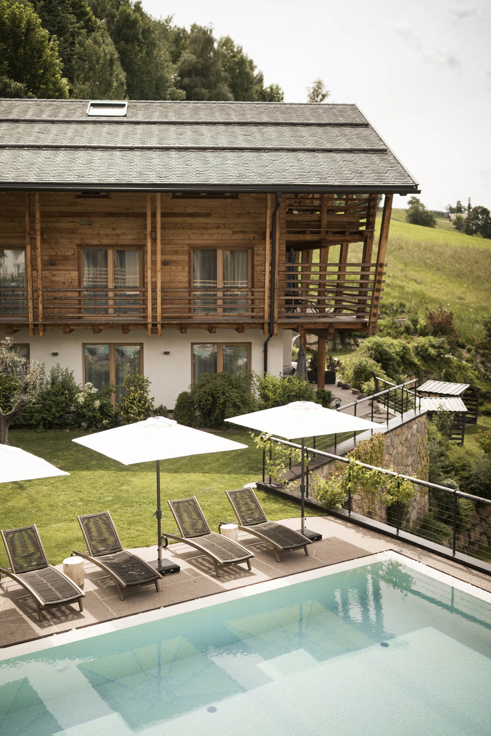 Chalet: Presulis Hideaway Apartments & Restaurant