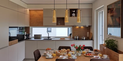 Hüttendorf - Toblach - Küche - Lodge Mira  - TYROL PURElife Lodges