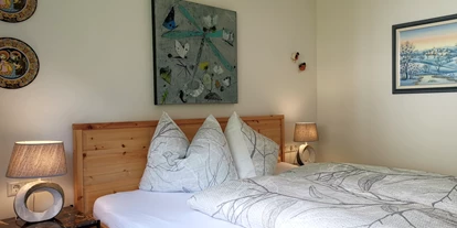 Hüttendorf - Toblach - Schlafzimmer 1 (Erdgeschoss) - Lodge Sirius  - TYROL PURElife Lodges