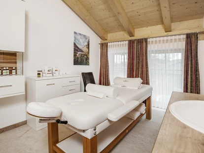 Hüttendorf - Hot Tub: beim Chalet - Wellness und Spa "Bergerbad" - Bayern Chalets