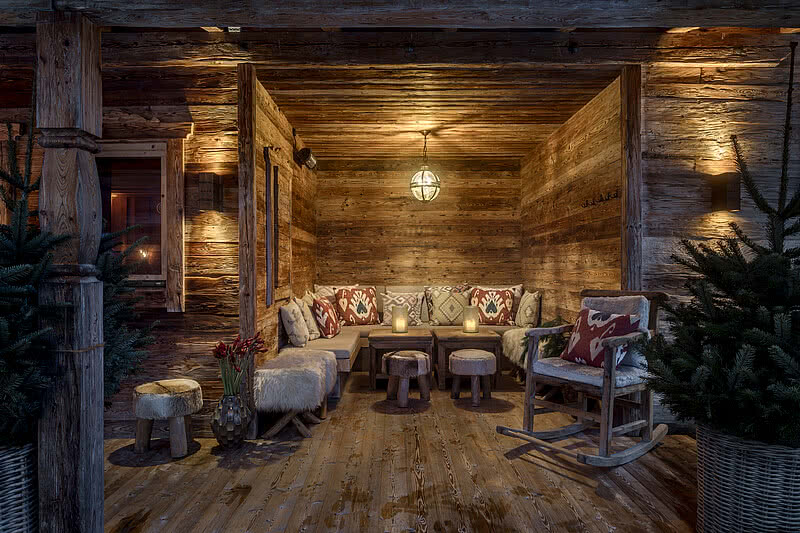 Chalet: Gemütlicher Sitzbereich - Die Schmiedalm